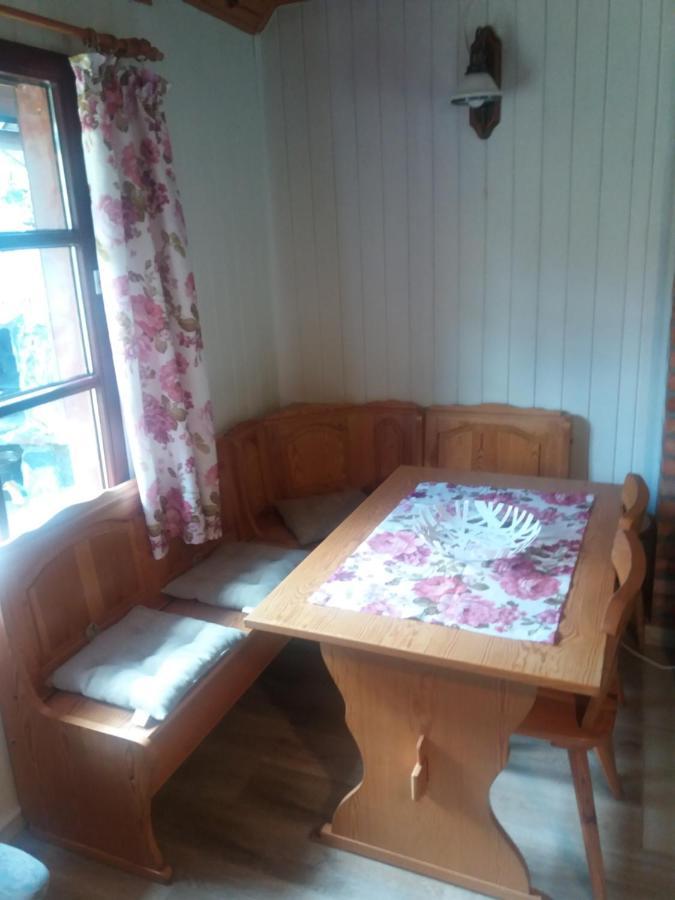 Domek Sara Appartement Przytarnia Buitenkant foto